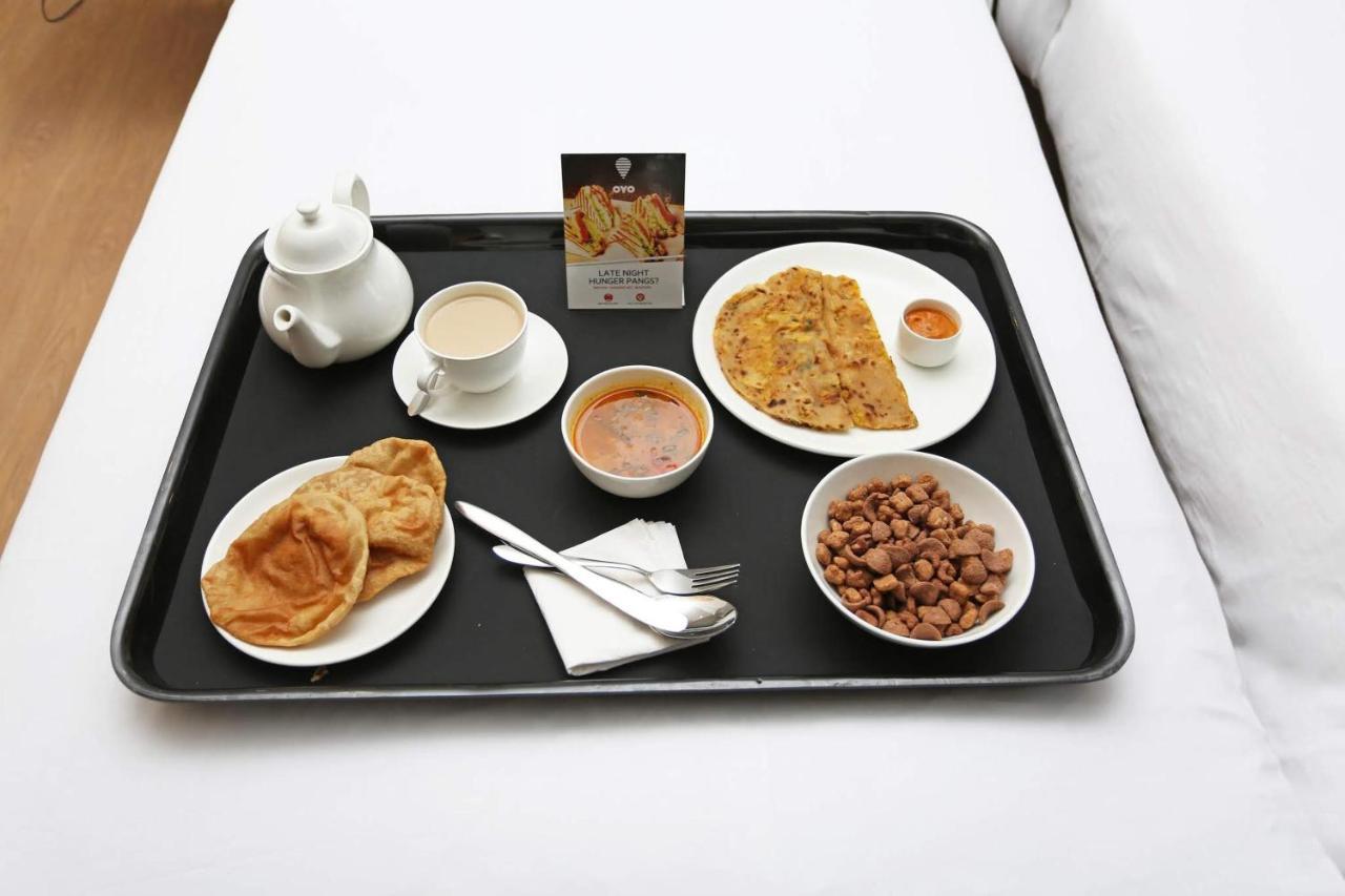 Hotel Sambit International, Near Sea Beach Puri Exteriör bild
